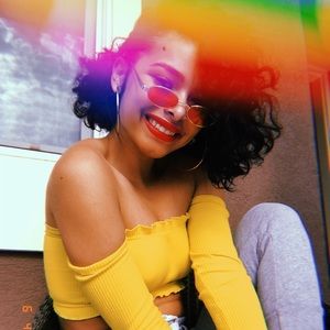 Meet your Posher, Cierra